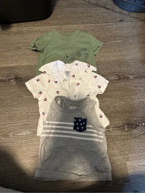 OshKosh B'gosh Gray Stripe Tank Top with Navy Star Pocket